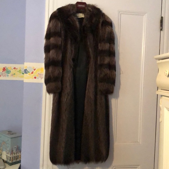 Full length Racoon Coat - Picture 3 of 7